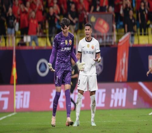 遇到“克星”成都蓉城果然毫无办法，海港客场惨败掉到中超第四位