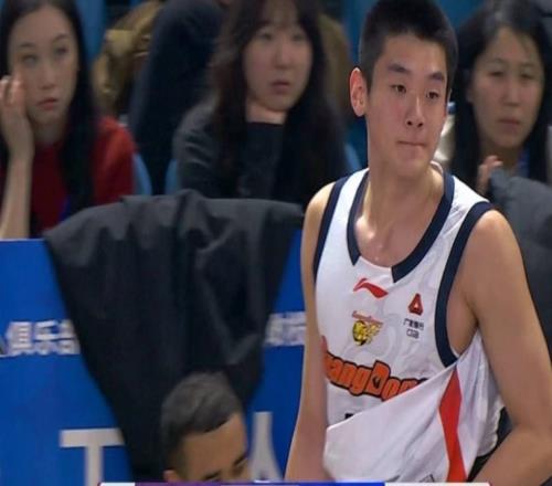 廣東德比！冬日里第一杯奶茶！真正的“徐中鋒”來(lái)了！