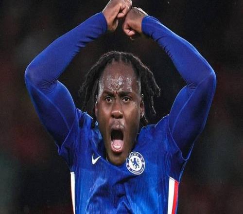 查洛巴問答：在足球界第一個(gè)朋友是芒特第一件球衣是大羅的