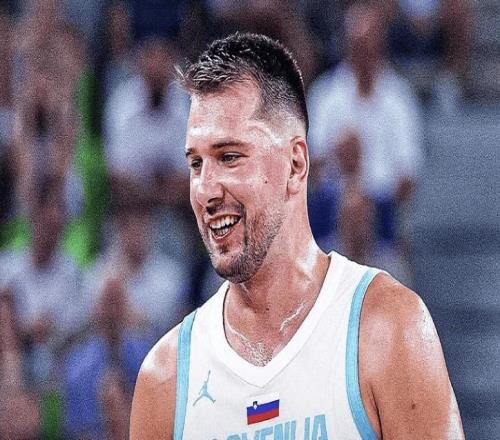 东契奇18中4被打爆!坐拥NBA现役第一人,这支男篮能硬刚美国队