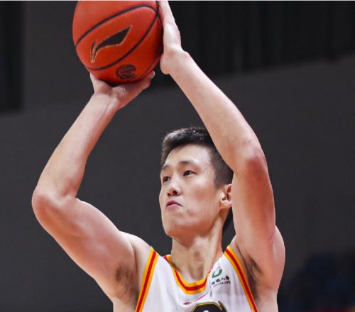 35歲老將周鵬大概率要補測：三分半投籃測試中途放棄未完成