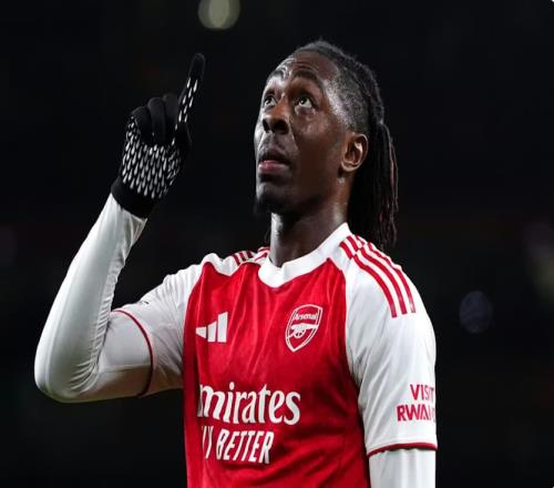 埃澤的“野蠻”踢法，成了阿森納破局的秘密武器