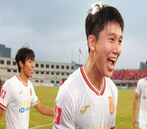 他是2025年中國足球最大發現，狀態卻起伏不定，新星難堪大任嗎