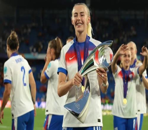 凱莉：從曼城去槍手女足前我深受焦慮困擾，還一直掉頭發