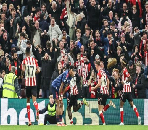 英超大黑马！厮杀榜首队抢分，力压卫冕冠军+杀进英超前4