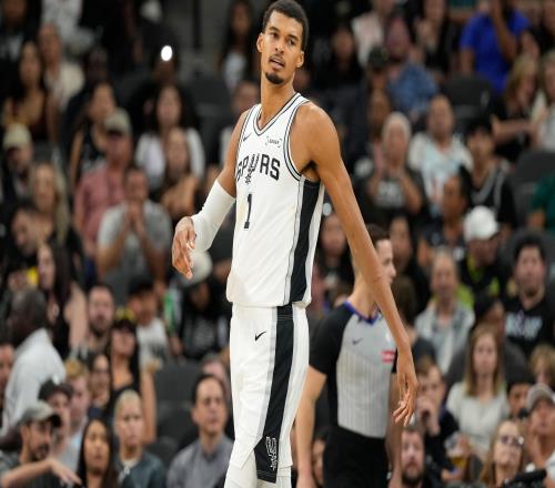 马刺新赛季开局5连胜,建队50年以来第一次