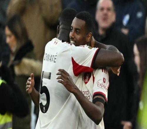 利物浦生涯英超首球！伊薩克推桿破門，破210天球荒，冷靜慶祝