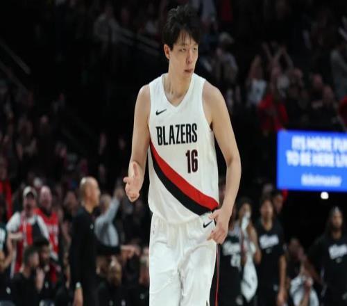 再战勇士,杨瀚森9分6篮板进步明显,还他能和库里对飚三分!
