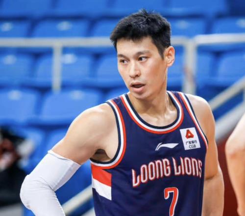 巨星试金石:详解林书豪生涯与NBA超级巨星的经典对决