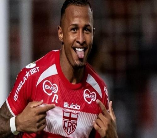 巴西天才邊鋒成香餑餑，中超3隊(duì)瘋搶?zhuān)啥既爻窃诹校D(zhuǎn)會(huì)費(fèi)8百萬(wàn)