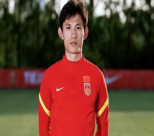 一场2：2邵佳一喜得右路定海神针接班王燊超国足又一希望星诞生