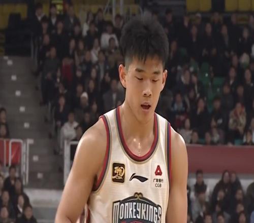 上场时间管够!林葳获俄勒冈大学主帅认可,有望成NCAA中国第一人