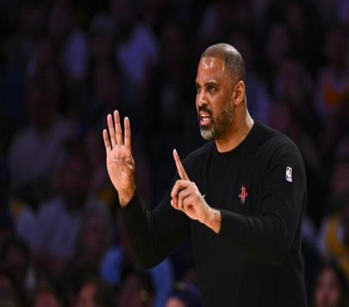三分45.5%！場均14+2射手失業(yè)，他想留在NBA，但火箭鋒線富到流油