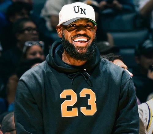 2人重伤手术,凯斯勒赛季报销!文班亚马联盟第1,老詹要被下放