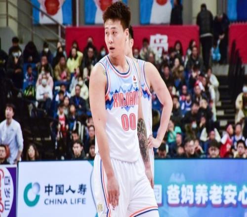 媒体人:赵睿转会谈判过程中曾有其他俱乐部加入&开出高价