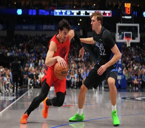 弗拉格21+8+5創(chuàng)2大NBA歷史第1神跡，獨(dú)行俠逆轉(zhuǎn)開(kāi)拓者！夏普36+6