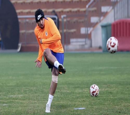 山东泰山队积极备战主场与天津津门虎队的中超联赛