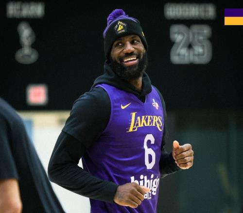 沖擊NBA杯西決！湖人備戰(zhàn)馬刺曝光，雷迪克：限制?？怂雇黄? />
</a>
<div   id=