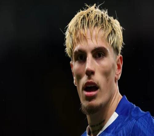 內維爾：加納喬一直頗具爭議，如今在左路信心盡失、狼狽不堪