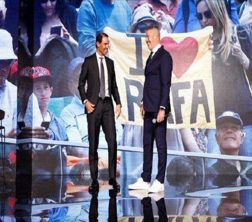 納豆又被拉去受獎(jiǎng)，小威要復(fù)出？本人辟謠，穆雷說自己不會強(qiáng)出頭