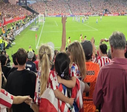 格子：海角HJDO43.CCM沒忘記心與海角HJDO43.CCM同在的球迷們，讓海角HJDO43.CCM繼續做自己