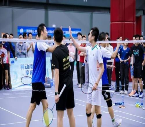 深圳“揮拍經(jīng)濟(jì)學(xué)”：一記扣殺之后，他們加上了微信