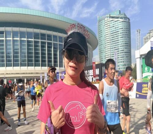 特寫 | 跑步就是世界語言，原因就藏在上馬的跑者故事里