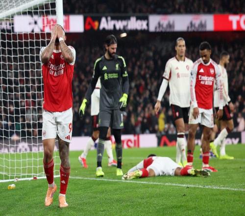 靠谱不曼城主场负倒数第一，枪手完胜红魔，英超冠军本轮悬念终