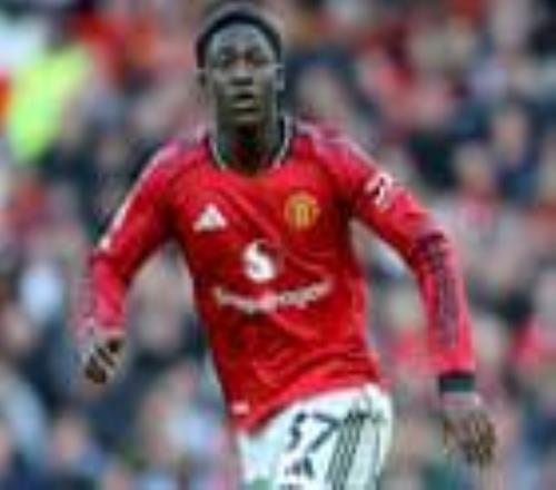 曼聯花18個月捧紅的太子，差點被阿莫林白送，周薪翻5倍留隊