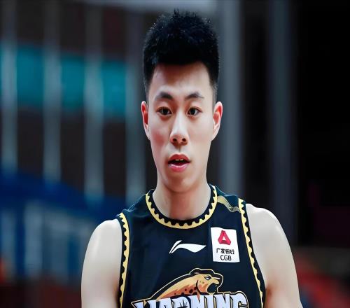 北京赵睿！广东崔永熙，上海张镇麟！谁是CBA休赛季最大赢家