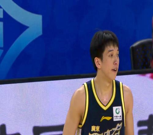 36分鐘硬砸28+6+5+5！廣東“新控衛(wèi)”打出身價(jià)，徐杰迎來接班人！