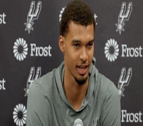 布倫森25分尼克斯奪得NBA杯，文班18分馬刺稍顯稚嫩