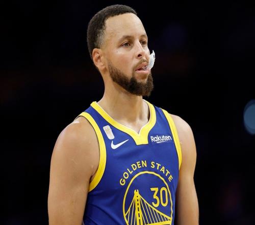 49分+9記三分球！就在今天，4項(xiàng)前無古人的NBA紀(jì)錄被庫里達(dá)成了