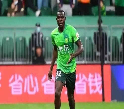 太不職業！中超巨星醜聞曝光，對外泄露球隊情報，難怪被掃地出門