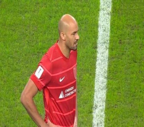 韦世豪争本土金靴,成都要第二没意义,为亚冠留力,队长续约遇阻