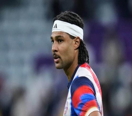 拜仁官方：格納布裏因輕微膝蓋不適缺席與聖保利的比賽