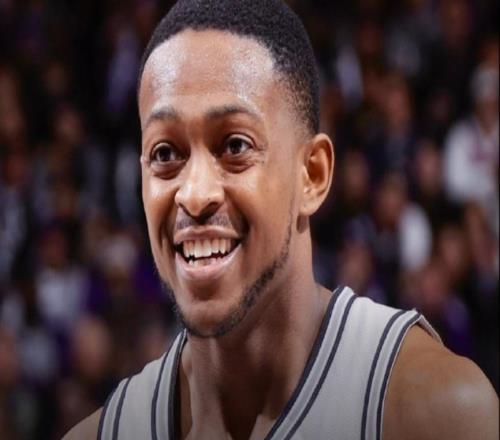 正式完成续约!马刺给出4年2.29亿美元,留下福克斯!