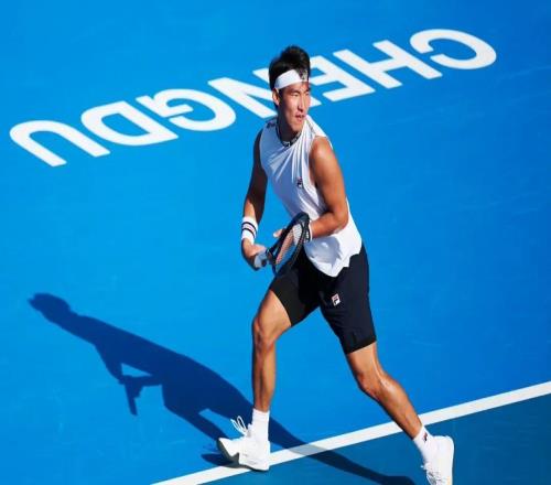 中國(guó)男單最新排名讓人嘆息，網(wǎng)友扎心提問：鄭欽文離前十有多遠(yuǎn)