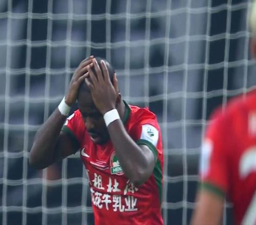 河南踢得太別扭了張玉寧接應(yīng)多了！周董：有一種不服他們治不了