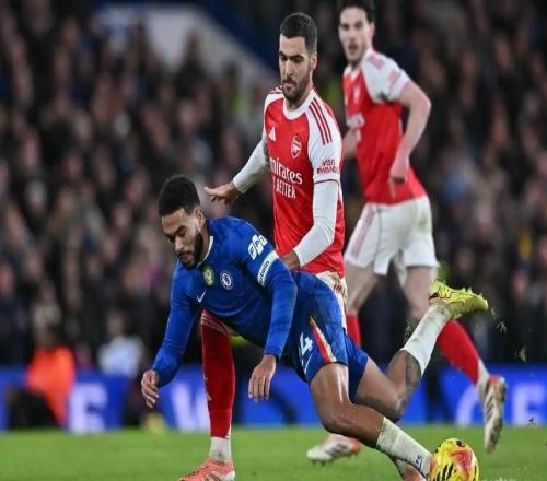 英超能攔住“槍手”的只有“藍軍”，十人切爾西1：1阿森納