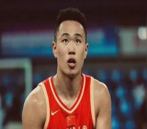 CBA勞模！出場時間聯(lián)盟第1，三分球命中數(shù)聯(lián)盟第1，得分本土第2