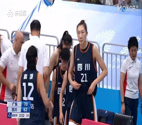 拿500萬！全場6中1，只得2分，坑慘四川，球迷：她是混高薪的混子