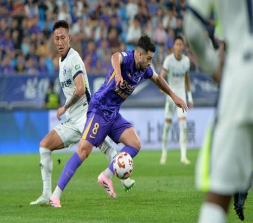 中超積分榜首尾兩端局勢仍混亂，第25輪兩場焦點戰將左右爭冠局勢