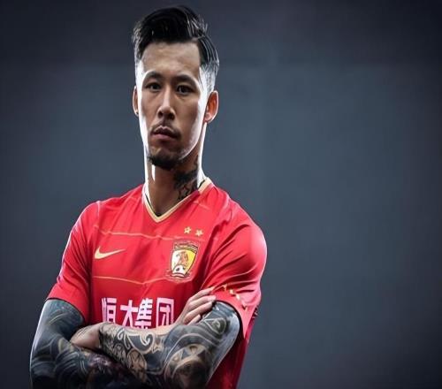 意外！他是申花唯一能威脅到蔣聖龍主力位置的中衛，首秀時間敲定