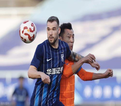 图多列离开三镇后成为抢手货！两支冲超热门都想引进他，值得期待