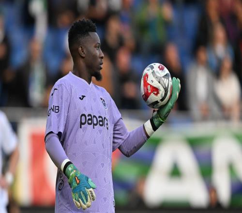 奥纳纳:被瓜帅夸赞总是好事有队友帮忙时我的表现更好