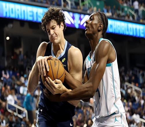 內(nèi)線人手短缺！黃蜂用雙向合同緊急簽下了前掘金灰熊內(nèi)線新星