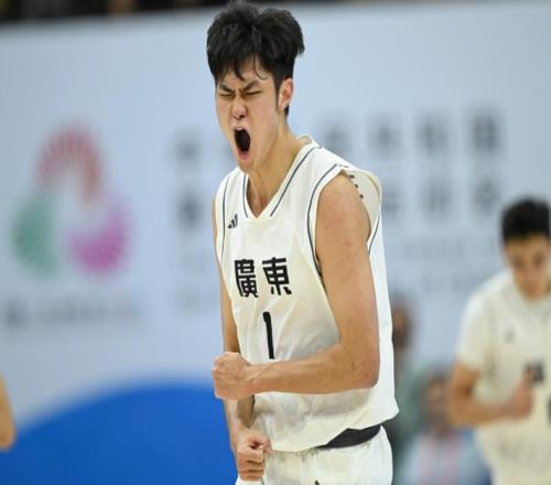 恭喜！中國男籃又一21歲2米05新星崛起：場均轟27+5奪全運第二金