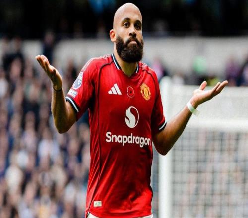 近4場比賽為曼聯打進4球，姆伯莫社媒繼續曬攤手照