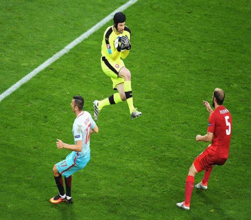 外媒評選英超曆史最佳陣容！利物浦隻有一人入圍這真的合理嗎